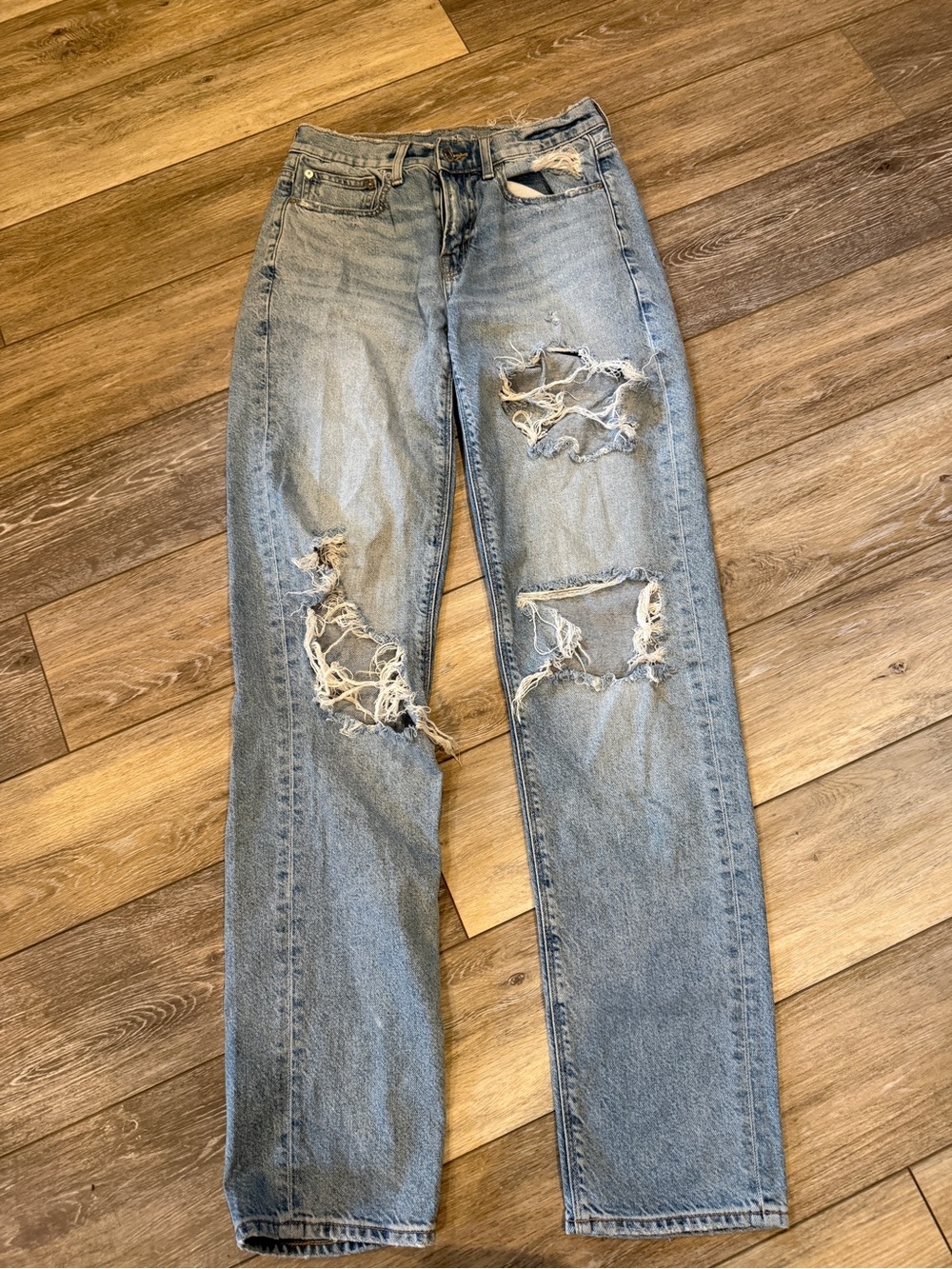 American Eagle Outfitters Light Blue Distressed Straight Leg Jeans